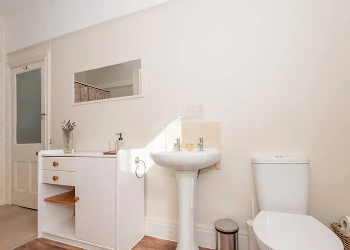 Family Haven -amazing Views-heart Of Bridge - Pass The Keys Vakantiehuis *