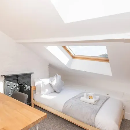 Family Haven -amazing Views-heart Of Bridge - Pass The Keys